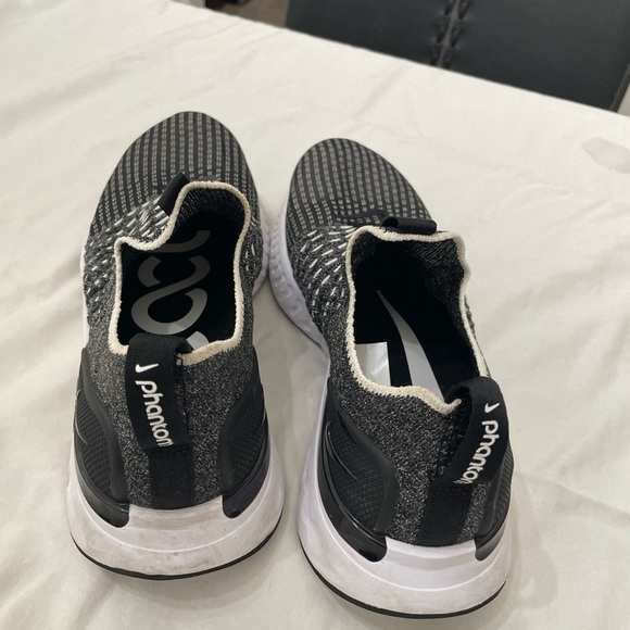 Nike React Phantom Run Flyknit 2 white/black, Women’s Sz 9 preowned - Picture 3 of 7